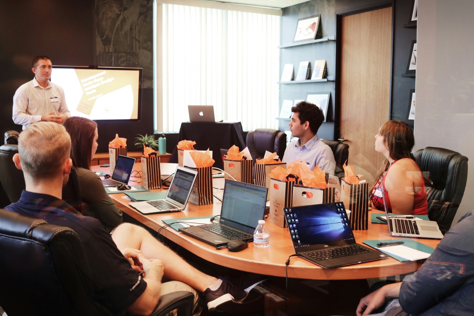 People collaborating in a workshop.
